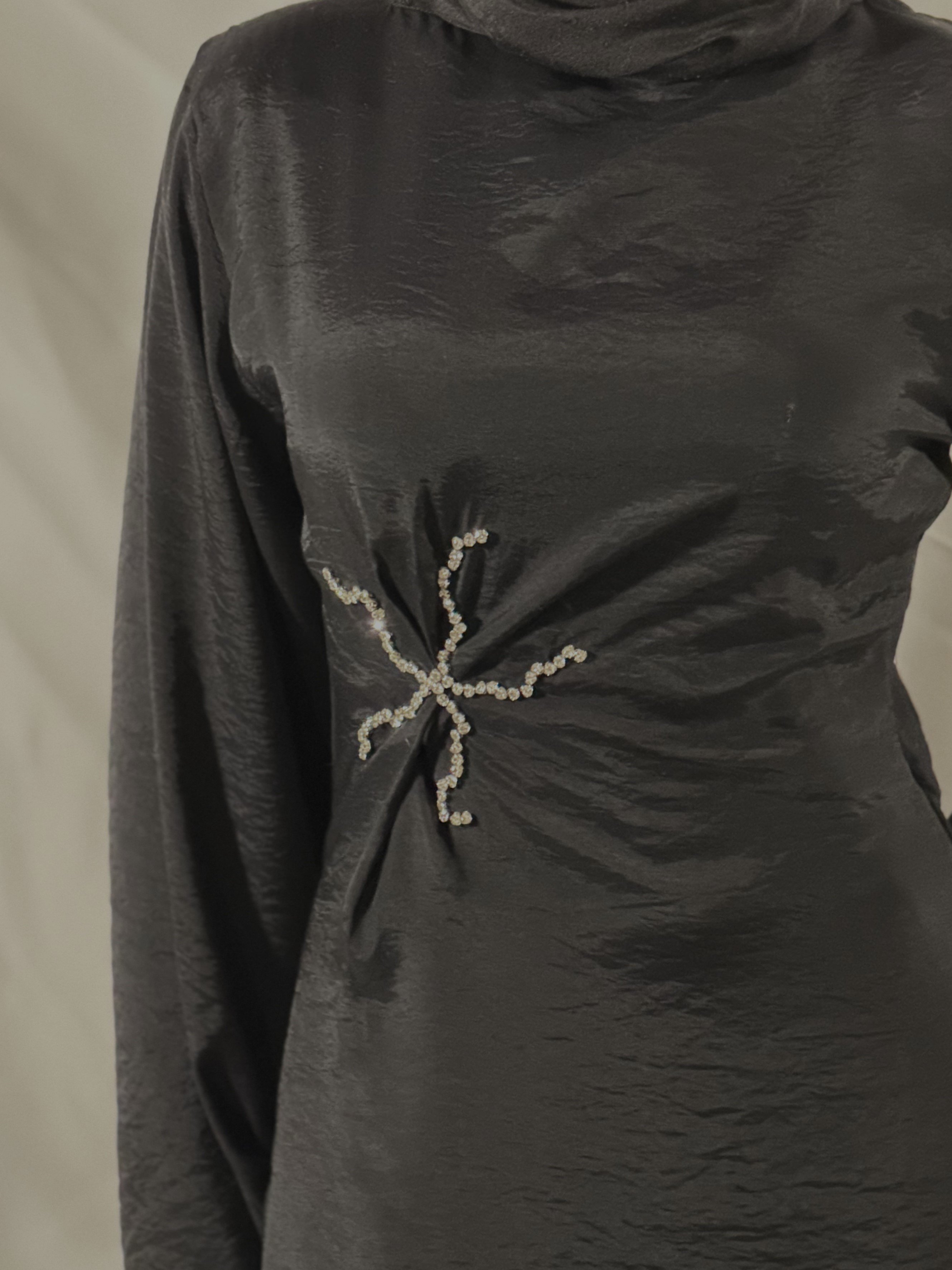 TAŞLI DETAYLI ELBİSE